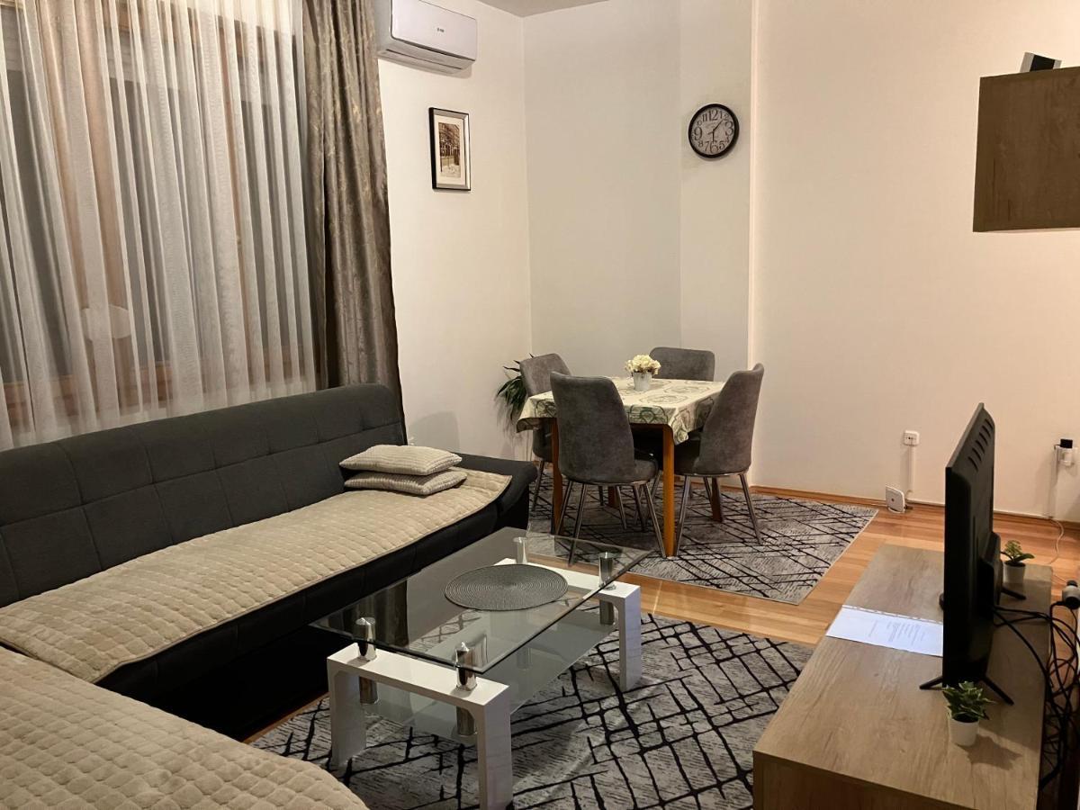 Appartamento Stan Na Dan Centar Banja Luka Esterno foto